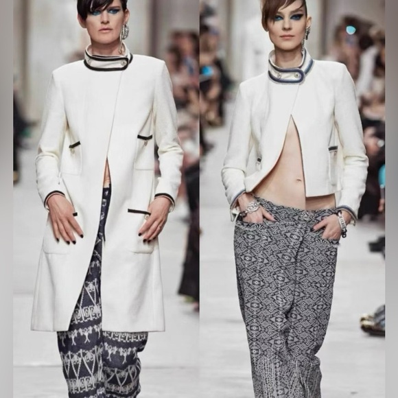 āsoldāAuthentic CHANEL White Trench Coat with Black Accents - Picture 9 of 9